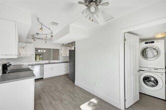 4163 SW 85th Ave in Davie, FL - Building Photo - Building Photo