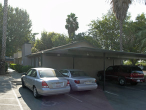 Sunrise Apartments in Fresno, CA - Building Photo - Building Photo