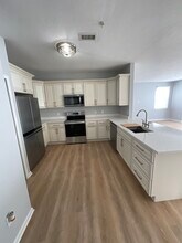 28957 Cullen Dr in Romulus, MI - Building Photo - Building Photo