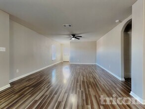 1405 Breanna Ln in Kyle, TX - Foto de edificio - Building Photo