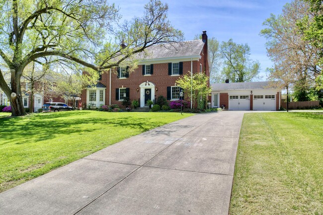 17 Sunnymede Dr in Fort Mitchell, KY - Building Photo - Building Photo