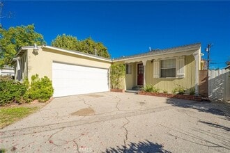 5446 Columbus Ave, Unit 3 in Los Angeles, CA - Foto de edificio - Building Photo