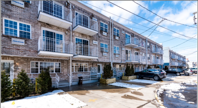 301-329 Beach 65th St in Far Rockaway, NY - Building Photo