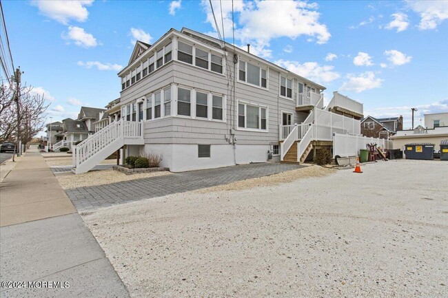 51 3rd Ave in Lavallette, NJ - Foto de edificio - Building Photo