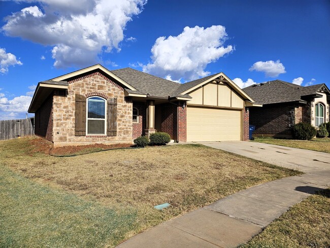 18216 Sandhurst Ct in Edmond, OK - Building Photo - Building Photo