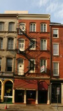 106 Chestnut St in Philadelphia, PA - Building Photo - Building Photo