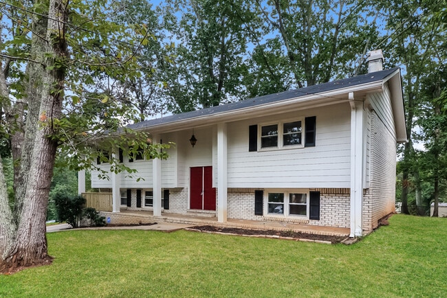 4910 Old Briar Trail in Douglasville, GA - Building Photo - Building Photo