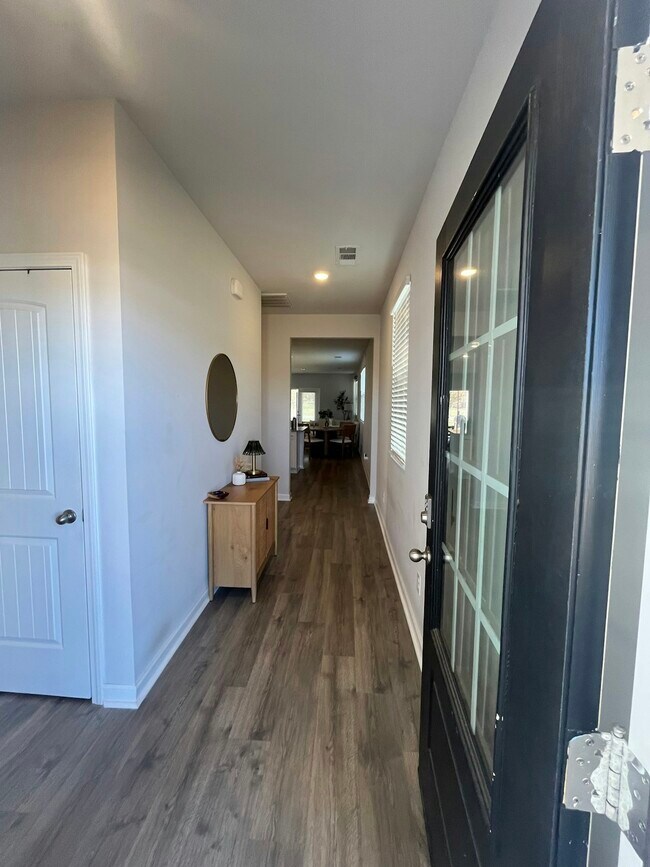 2370 Quinn Dr in White House, TN - Building Photo - Building Photo