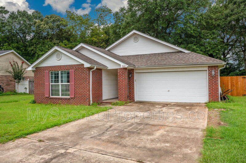 3140 Border Creek Dr in Crestview, FL - Building Photo