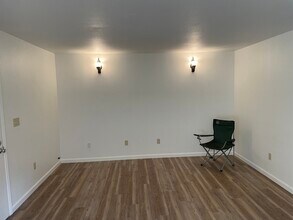 1320 SW Apperson St in McMinnville, OR - Building Photo - Building Photo