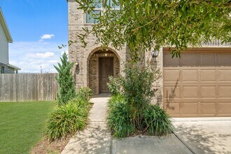 5266 Tall Tower St in Katy, TX - Foto de edificio - Building Photo