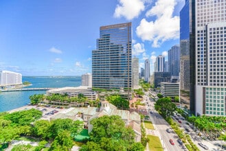 485 Brickell Ave in Miami, FL - Building Photo - Building Photo