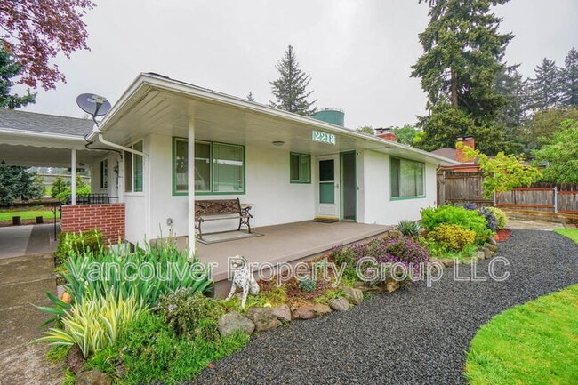 2218 E 18th St in Vancouver, WA - Foto de edificio - Building Photo