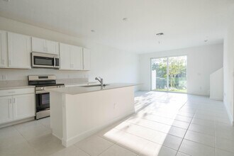 5303 Flannigan Wy in Greenacres, FL - Building Photo - Building Photo