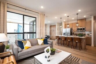 2028 S Holly St in Denver, CO - Building Photo - Building Photo