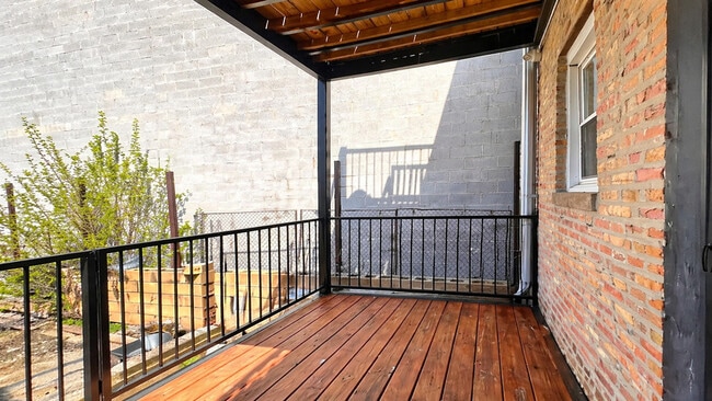 808 N Sacramento Blvd in Chicago, IL - Building Photo - Building Photo