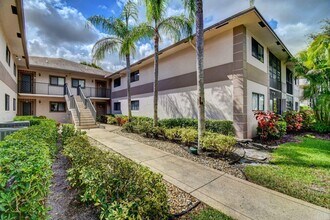 15364 Lakes of Delray Blvd in Delray Beach, FL - Building Photo - Building Photo