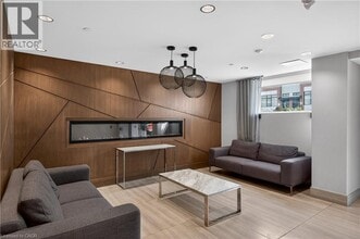 16 Markle Cres in Hamilton, ON - Building Photo - Building Photo