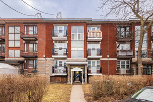 2520 Des Carrières St in Montréal, QC - Building Photo