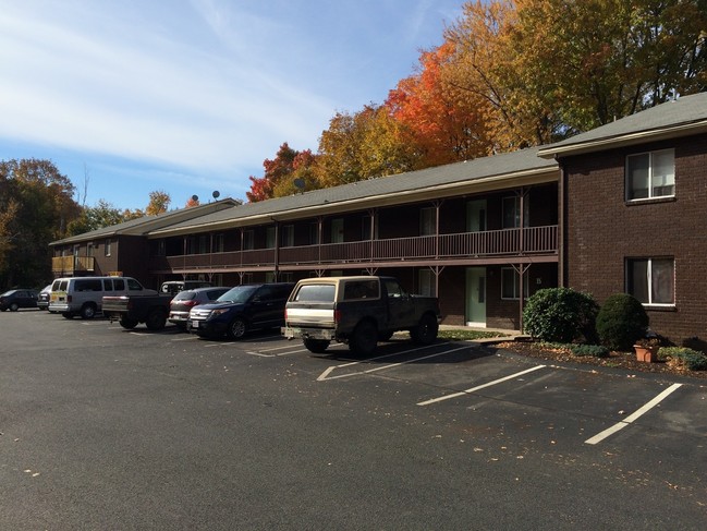 Notre Dame Apartments in Westfield, MA - Foto de edificio - Building Photo