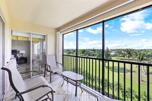 190 Pebble Beach Blvd in Naples, FL - Building Photo