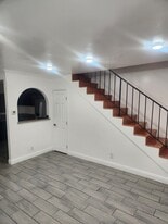 11860 Truro Ave, Unit 11860 Truro D in Hawthorne, CA - Building Photo