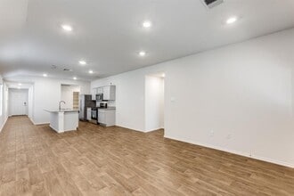 250 Granary Dr in Uhland, TX - Building Photo - Building Photo