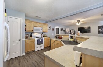 642 Ken Pilkerton Dr in Smyrna, TN - Foto de edificio - Building Photo