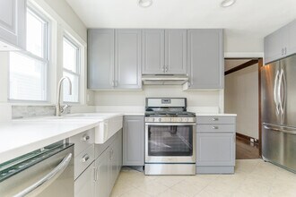17213 Clifton Blvd, Unit 1st Floor in Lakewood, OH - Building Photo - Building Photo