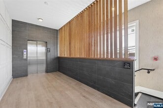 LIV 487 in Saddle Brook, NJ - Building Photo - Building Photo