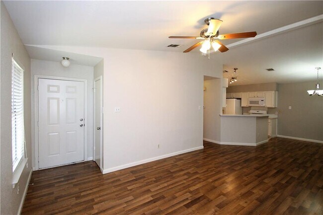 13001 Steeple-Chase Dr in Austin, TX - Building Photo - Building Photo