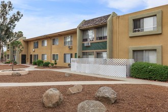 Sun Valley Gardens in El Cajon, CA - Building Photo - Building Photo