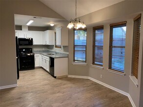 219 Crystal Knoll Blvd in Georgetown, TX - Building Photo - Building Photo