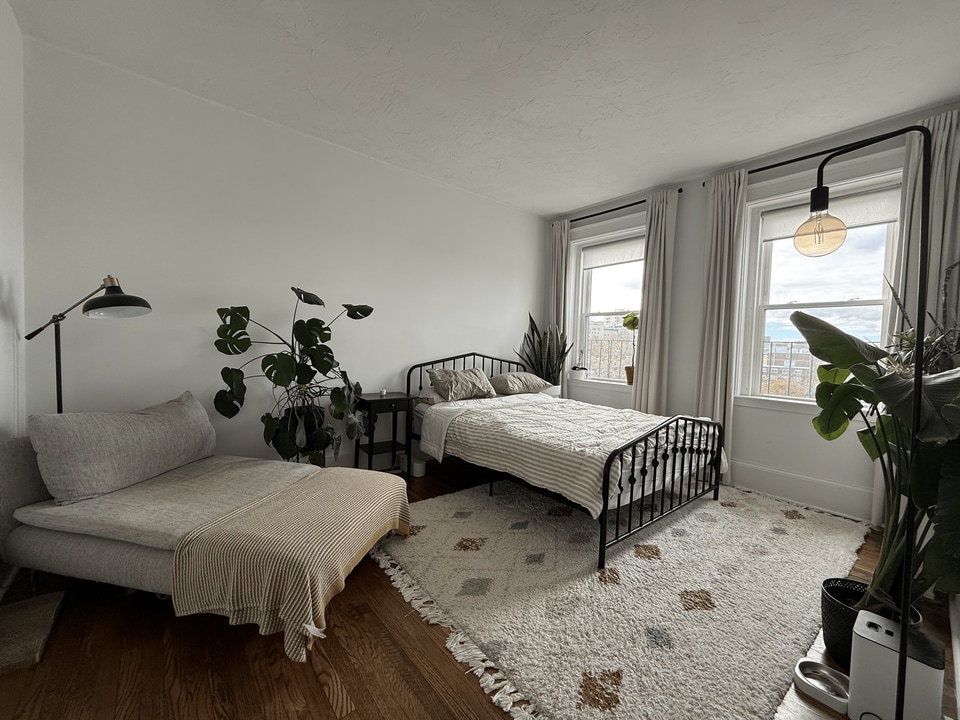 137 Peterborough Street, Unit 27 in Boston, MA - Building Photo