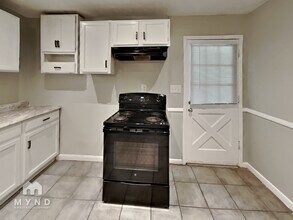 5409 Pine Valley Dr in Union City, GA - Foto de edificio - Building Photo