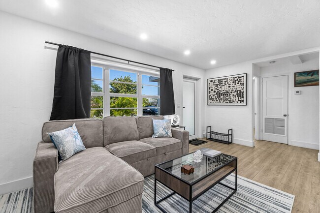 814 Franklin Rd in West Palm Beach, FL - Building Photo - Building Photo