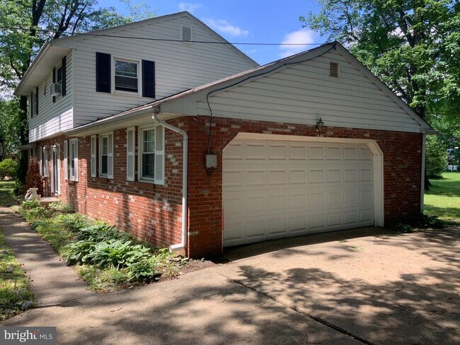 24 Maple Ave in Cherry Hill Township, NJ - Building Photo - Building Photo