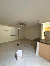 72 Normandy Trail in Delray Beach, FL - Foto de edificio - Building Photo