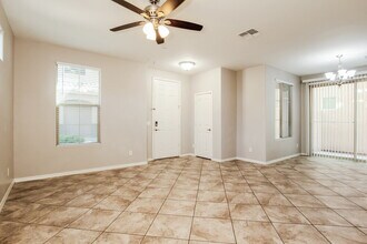 9194 W Meadow Dr in Peoria, AZ - Building Photo - Building Photo