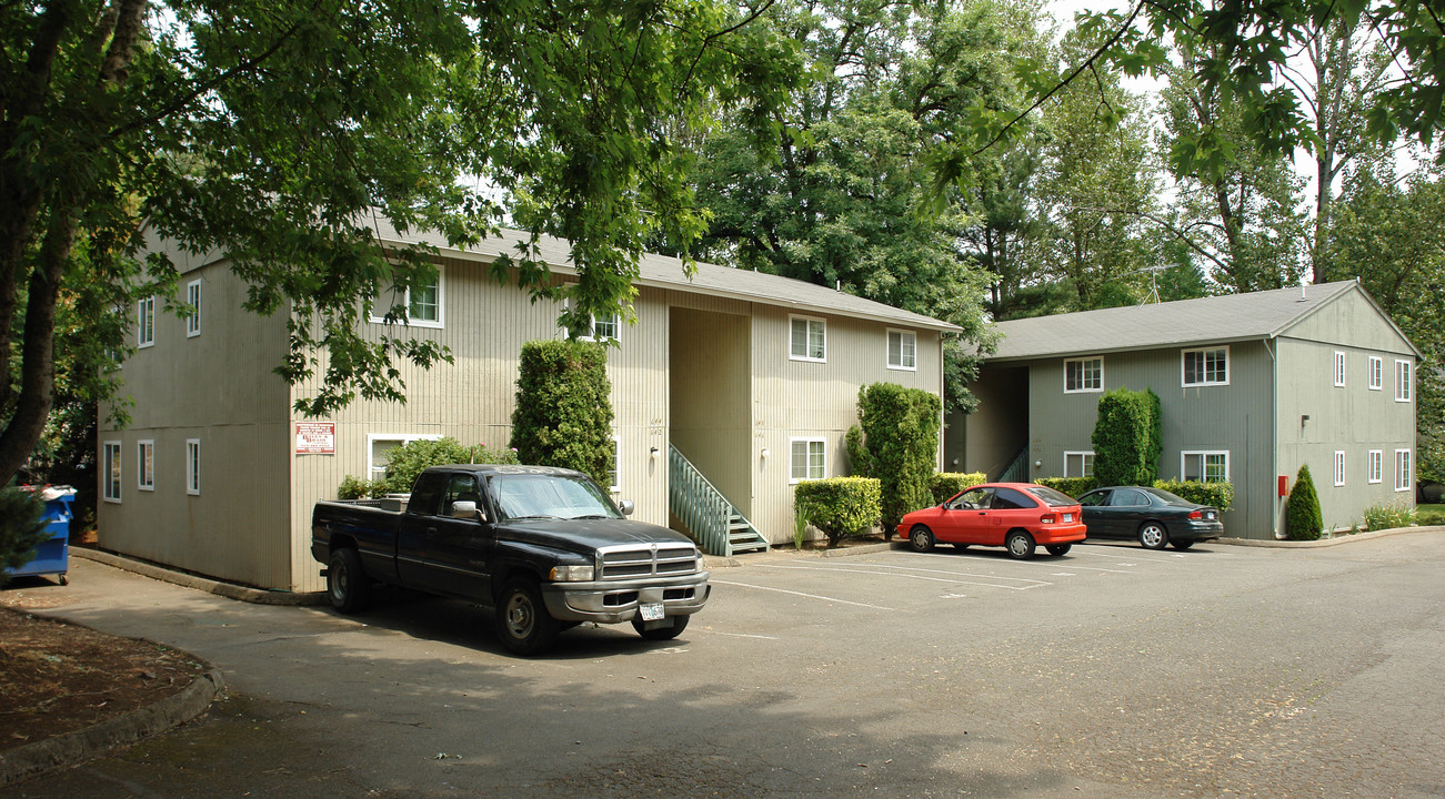 Clark Creek Apartments in Salem, OR - Building Photo