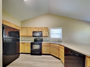 3382 Whispering Trees Dr in Amelia, OH - Building Photo - Building Photo