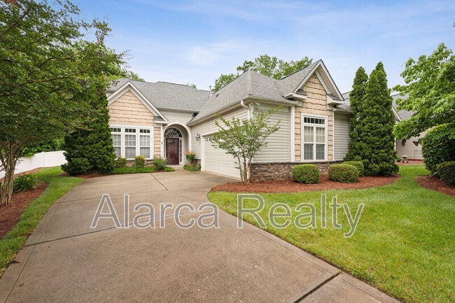 property at 131 Ivy Creek Ln