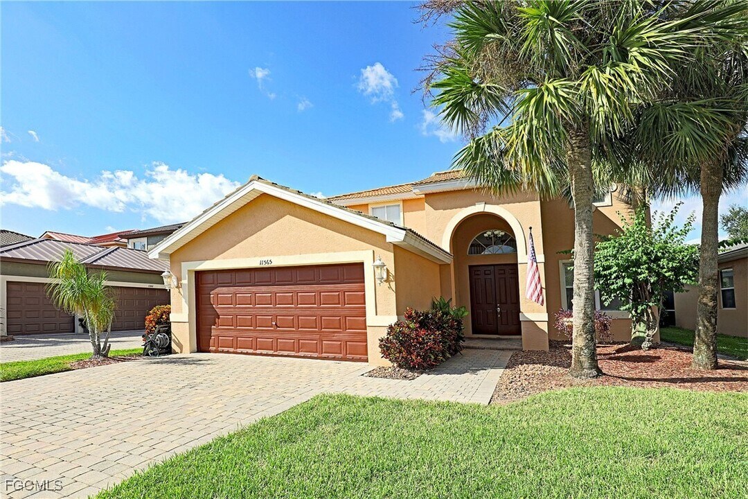 11565 Plantation Preserve Cir S in Ft. Myers, FL - Building Photo