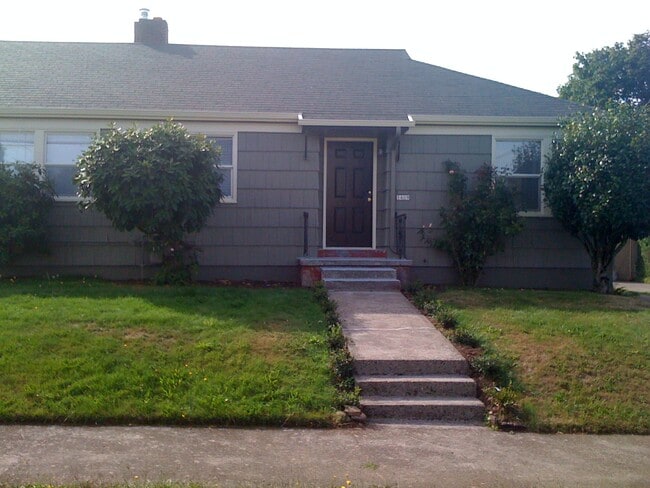 1409 NE 71st Ave, Unit A in Portland, OR - Foto de edificio - Building Photo