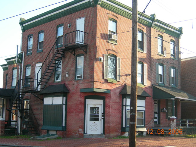 136 - 138 Stanbridge St in Norristown, PA - Building Photo - Building Photo