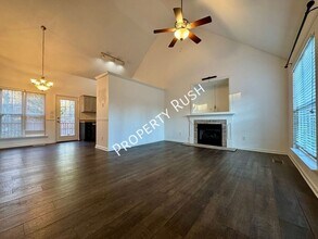 7564 Passport Dr in Ooltewah, TN - Building Photo - Building Photo