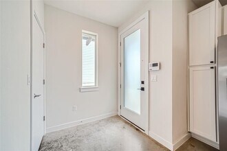 801 N Bluff Dr in Austin, TX - Foto de edificio - Building Photo