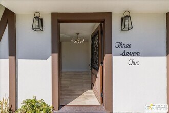 372 E Molino Rd in Palm Springs, CA - Building Photo - Building Photo