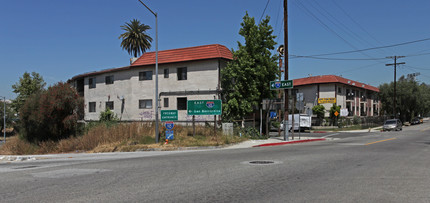 1350 Pleasant Ave in Los Angeles, CA - Foto de edificio - Building Photo