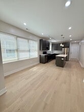 5852 N Artesian Ave in Chicago, IL - Building Photo - Building Photo